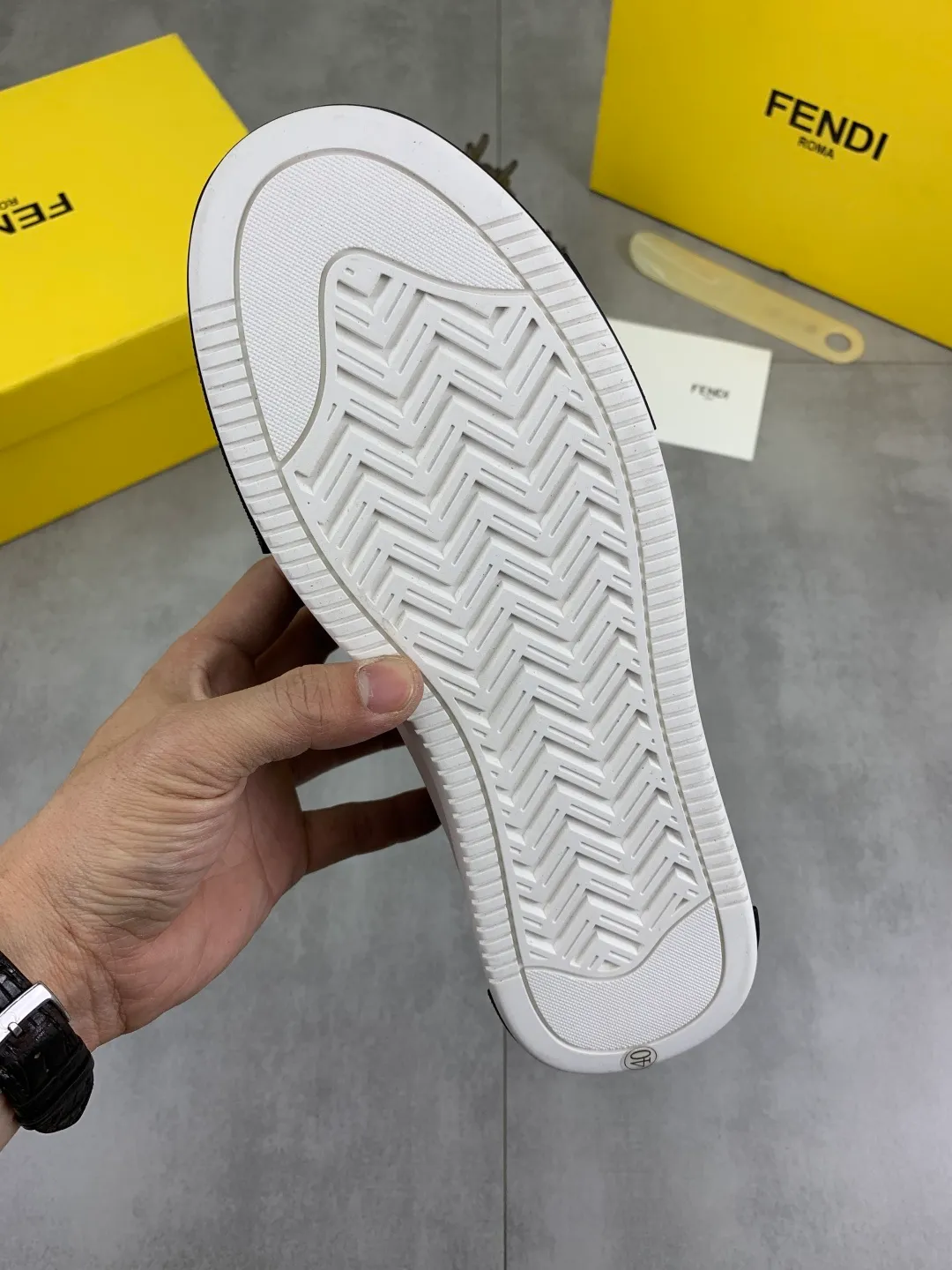 ​Men's shoes 💰P420 💰[New style] little monster 🆘 New style at FENDI counter 🕶️🕶️Simple routing effect, showing an elegant and cool driving shoe 🎬Using imported calfskin + first-layer pigskin lining🐂Excellent material🎬Detailed workmanship 🤗Comfortable foot feel➰➰. ​Pair it with any outfit to show your taste and temperament, low-key luxury ♻️Design ​simple and elegant ​noble and fashionable 🍃​Very loved and favored by trendy men 💓❤️size: 38-44 4️⃣colors available